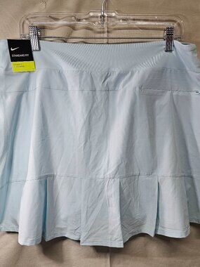 Nike Women's Standard Fit Dri Fit Light Blue Golf Skort Size XLarge